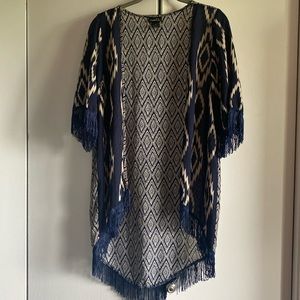 Rue 21 Kimono, S navy/cream w fringe on sleeves & bottom, geometric pattern